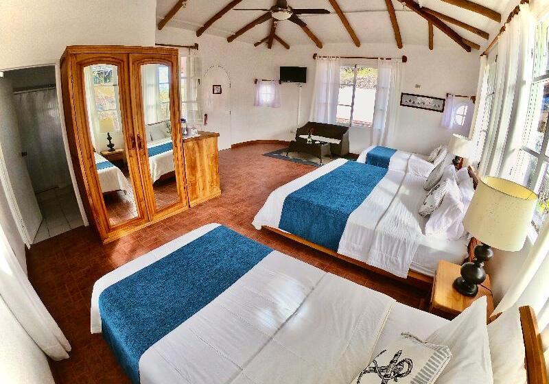 اتاق استاندارد چهار تخته, Angermeyer Waterfront Inn