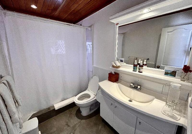 اتاق استاندارد, Angermeyer Waterfront Inn