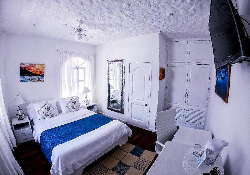 اتاق استاندارد, Angermeyer Waterfront Inn