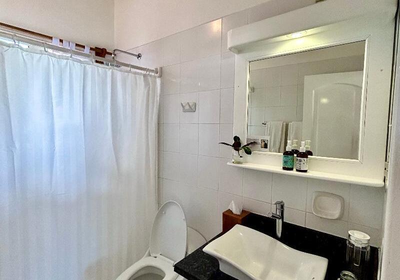 اتاق استاندارد سه نفره, Angermeyer Waterfront Inn