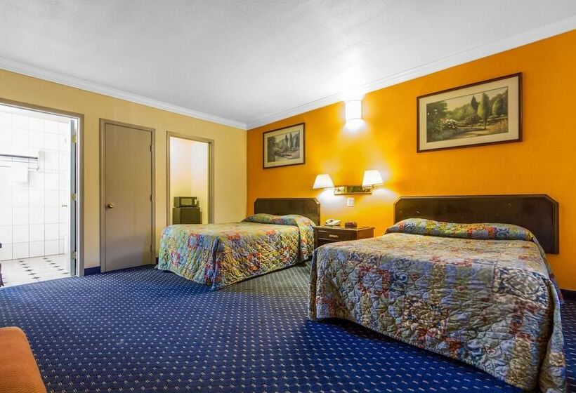 스탠다드 룸 더블 침대 2개, Econo Lodge