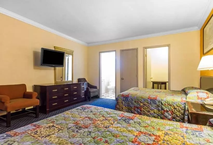 2ダブルベッドのスタンダードルーム, Econo Lodge