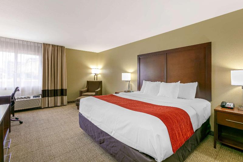 جناح لذوى الاحتياجات الخاصة, Holiday Inn Express And Suites Granbury, An Ihg