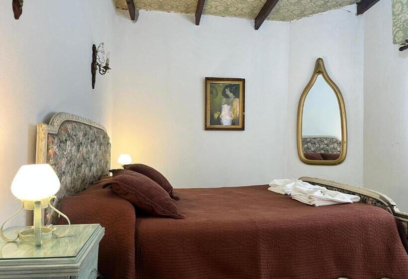 Номер Economy, La Loma   Vieja Casona