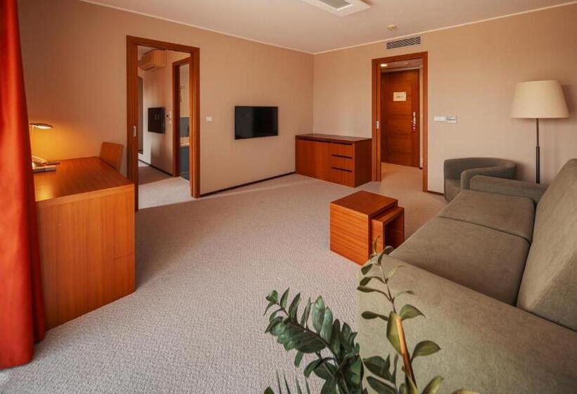 سوییت لوکس, Park Holiday Congress & Wellness