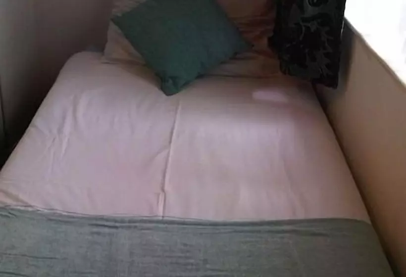 バス共有のスタンダードルーム, Priory Guest House