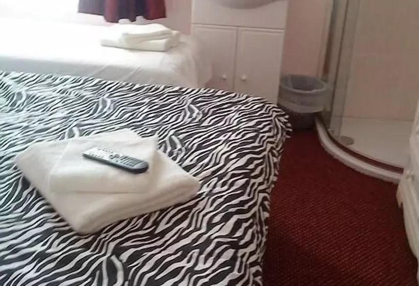 スタンダードトリプルルーム, Priory Guest House