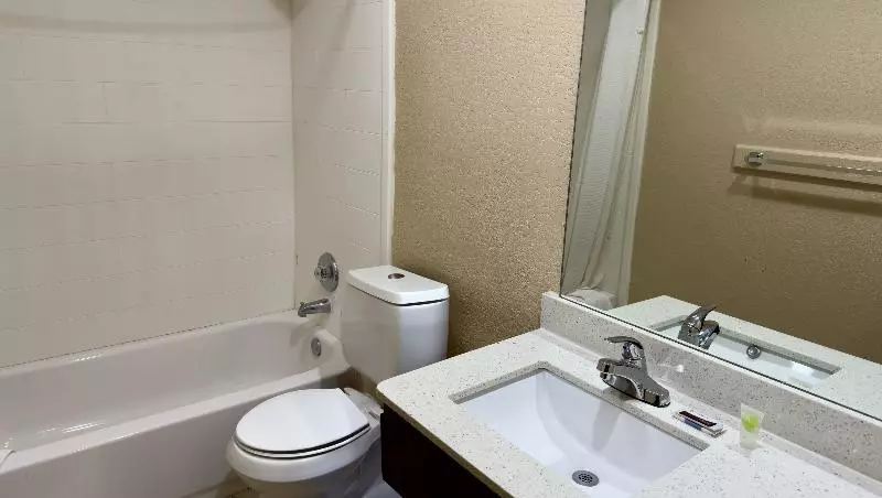 クイーンサイズベッドのスタンダードルーム, Regency Inn Hondo