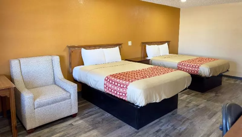 クイーンサイズベッドのスタンダードルーム, Regency Inn Hondo