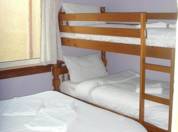 패밀리 룸 공용 욕실, Twin Lions