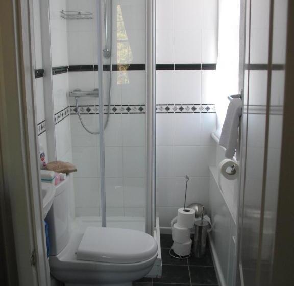 غرفة قياسية, Rothmans B&b