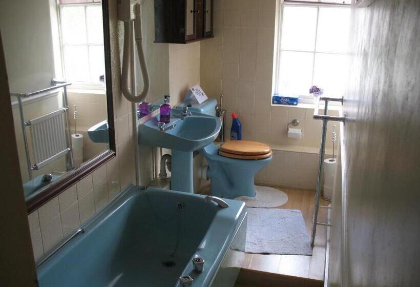 غرفة قياسية, Rothmans B&b