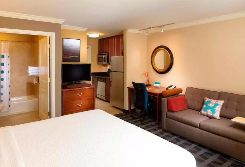 キングサイドベッドのスタンダードワンルーム, Towneplace Suites Houston North/shenandoah