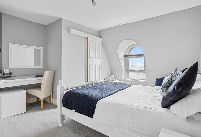 اتاق استاندارد با تخت بزرگ, The Belmont