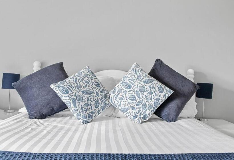 اتاق استاندارد با تخت بزرگ, The Belmont