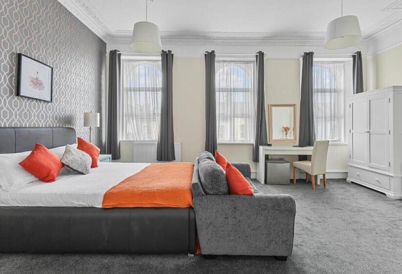 اتاق سوپریور خانوادگی, The Belmont