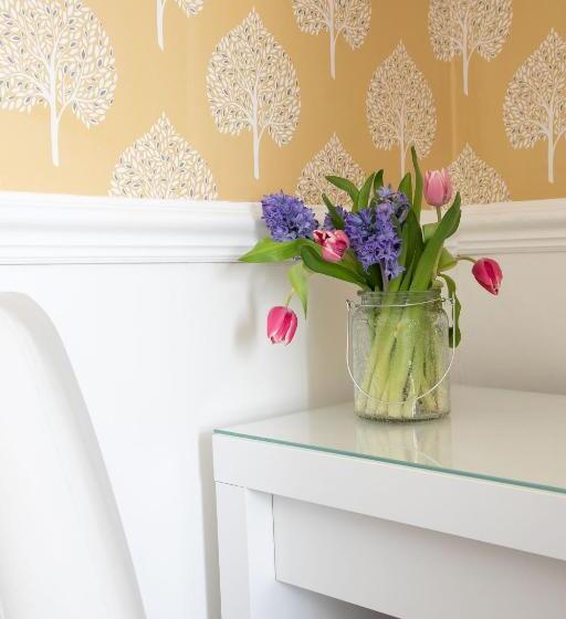 اتاق سوپریور, The Belmont