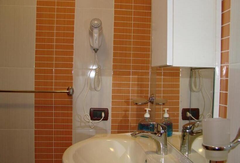 标准间, Busalacchi B&b