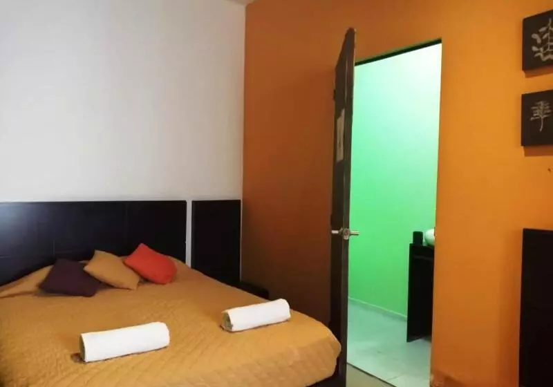 キングサイズベッドのスタンダードルーム, Fairfield Inn & Suites By Marriott Weirton