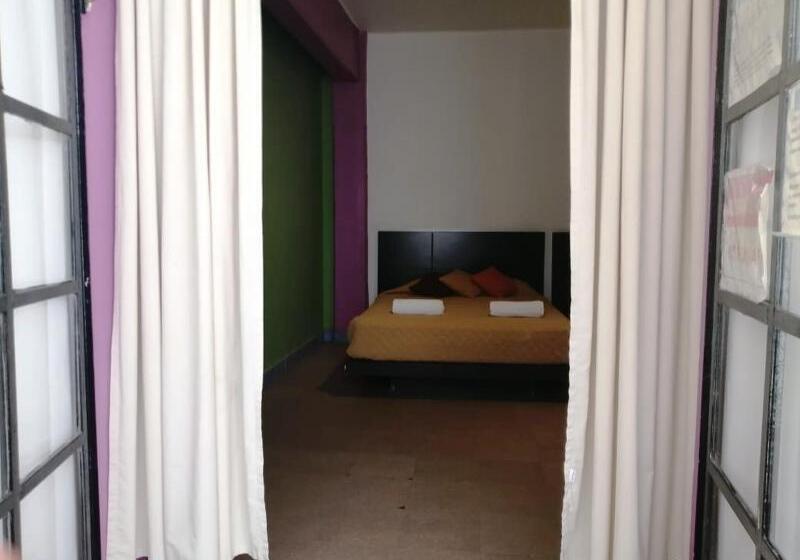 Büyük Çift Kişilik Yataklı Standart Oda, Fairfield Inn & Suites By Marriott Weirton