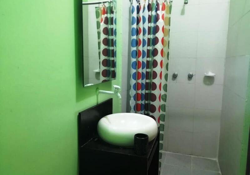 Büyük Çift Kişilik Yataklı Standart Oda, Fairfield Inn & Suites By Marriott Weirton