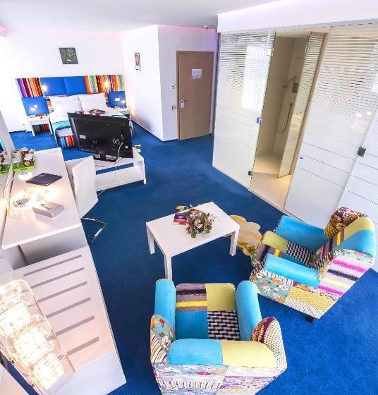 חדר דלוקס, Marshal Garden