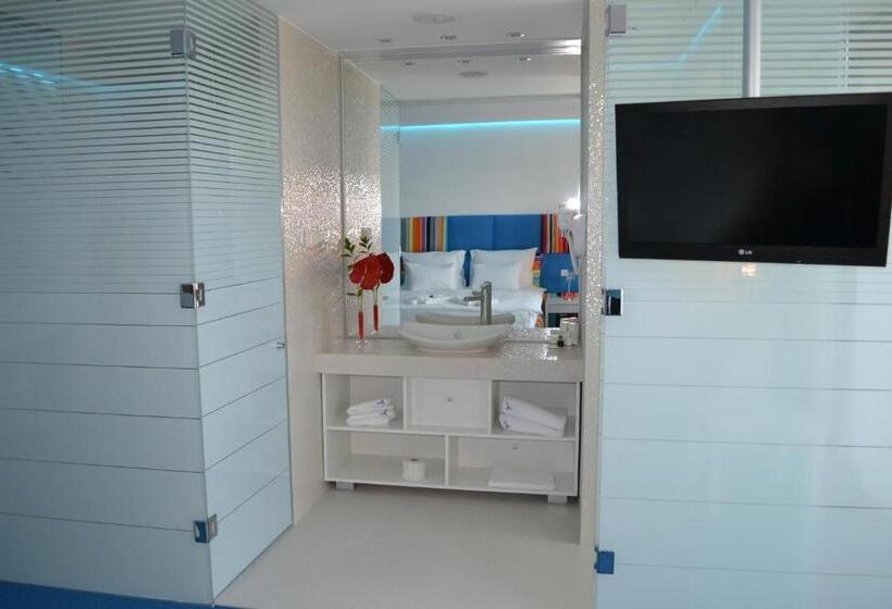 חדר דלוקס, Marshal Garden