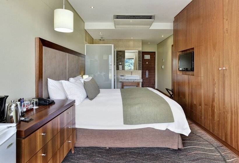 غرفة قياسية سرير مزدوج, Protea Hotel By Marriott Clarens