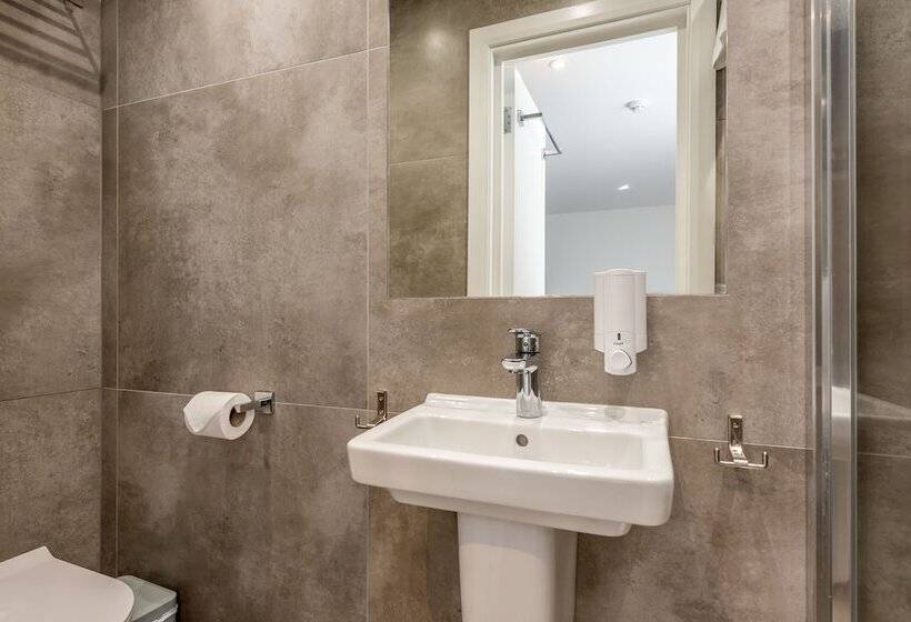 Четырехместный Номер Стандарт, Queens Drive At Finsbury Park