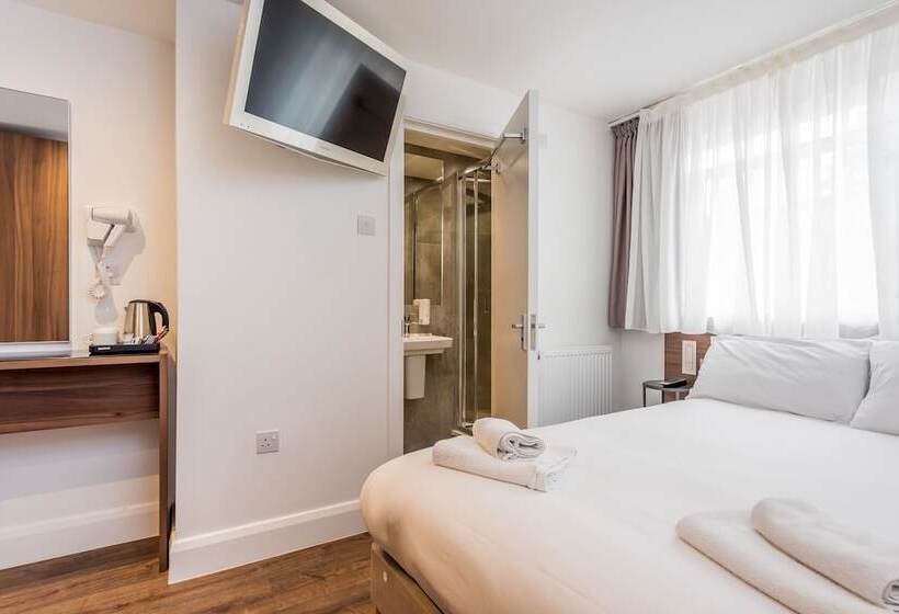 Номер Стандарт, Queens Drive At Finsbury Park