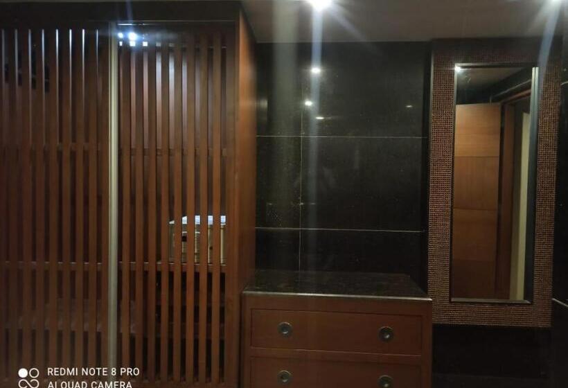 エクゼクティブスイート, Royal Orchid Central Kireeti Hampi Hospet