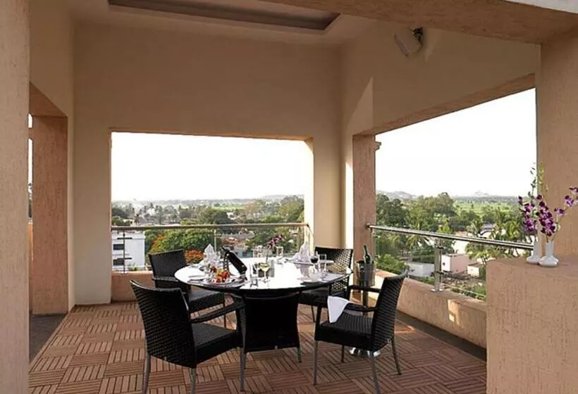 エクゼクティブスイート, Royal Orchid Central Kireeti Hampi Hospet