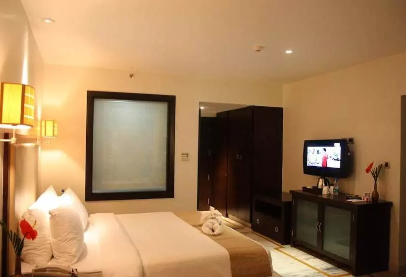 デラックスルーム, Royal Orchid Central Kireeti Hampi Hospet