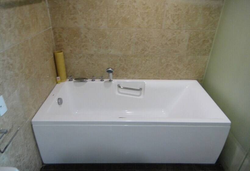 اتاق لوکس, Sunlight Hotel Puerto Princesa