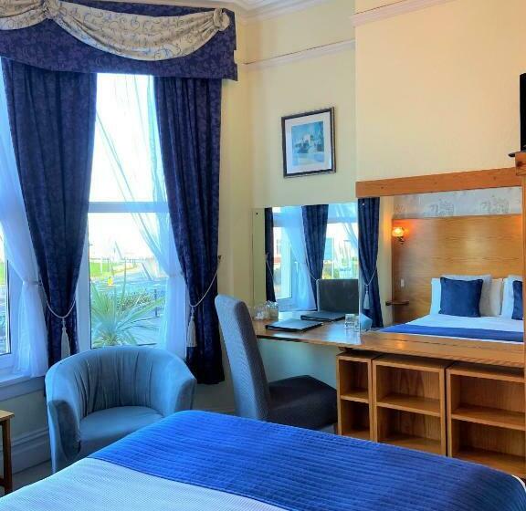 スーペリアールーム, The Briars