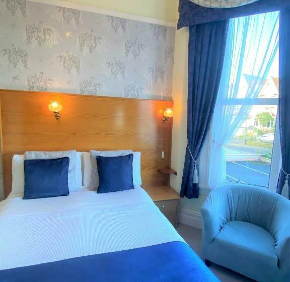 スーペリアールーム, The Briars