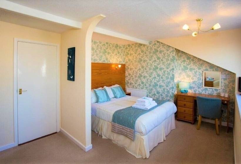 オーシャンビュースタンダードルーム, The Briars