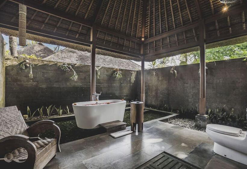 Vivenda 3 Dormitórios com Piscina, Luwak Estate