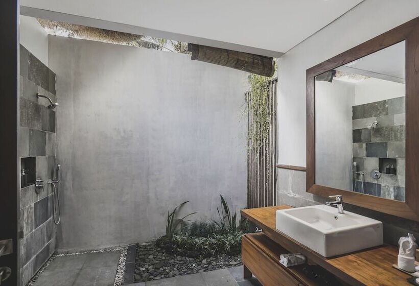 2 Bedroom Villa Garden View