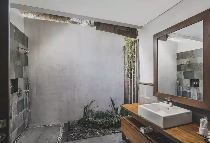 2 Bedroom Villa Garden View