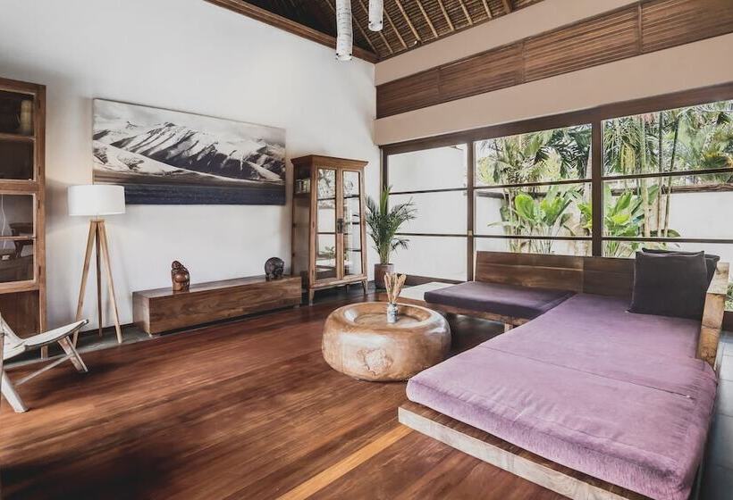 プール付３ベッドルーム　ビラ, Luwak Estate