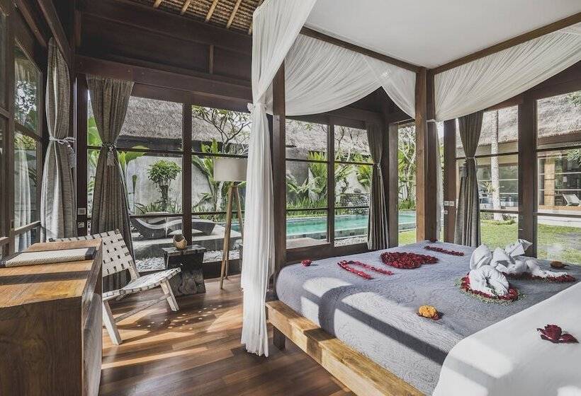 プール付３ベッドルーム　ビラ, Luwak Estate