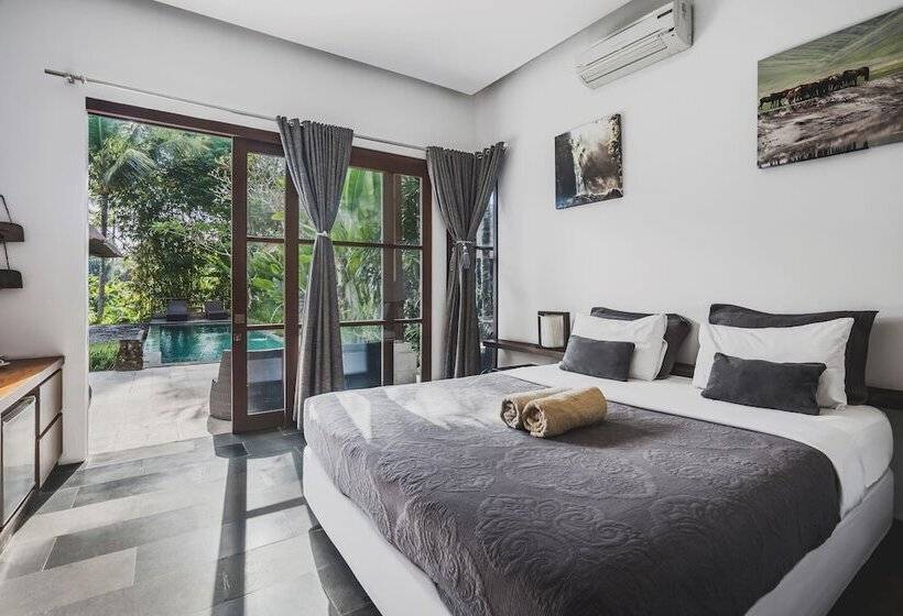 プール付３ベッドルーム　ビラ, Luwak Estate
