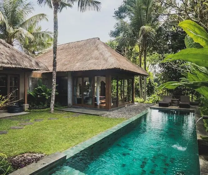 3 Bedroom Villa with Pool