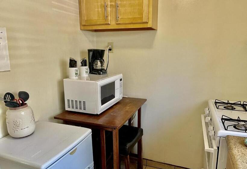 스위트, Bear Creek Resort