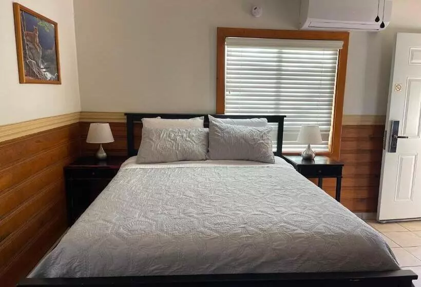 استودیوی استاندارد, Bear Creek Resort