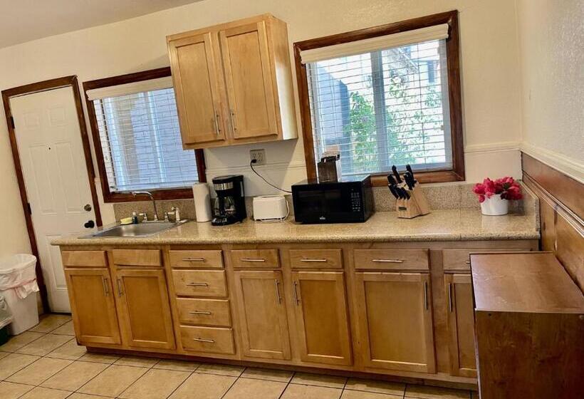 침실 2개 주택, Bear Creek Resort