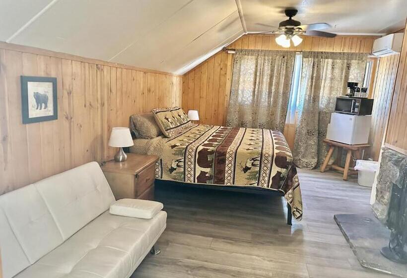 스탠다드 룸 킹사이즈 침대, Bear Creek Resort