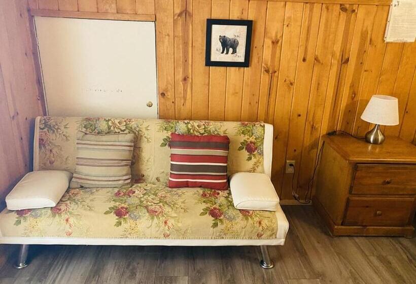 스탠다드 룸 킹사이즈 침대, Bear Creek Resort