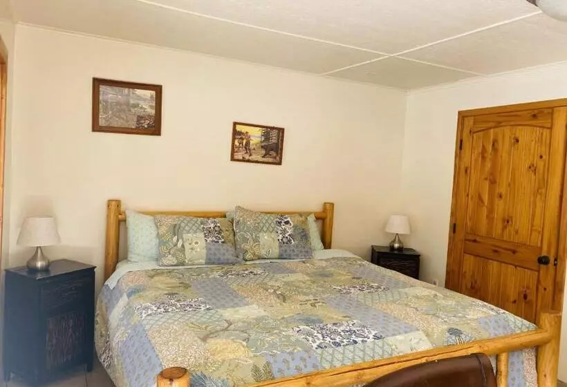 استودیو استاندارد با تخت کینگ, Bear Creek Resort